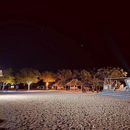 Satu Hati Hotel Ekas Buitenkant foto