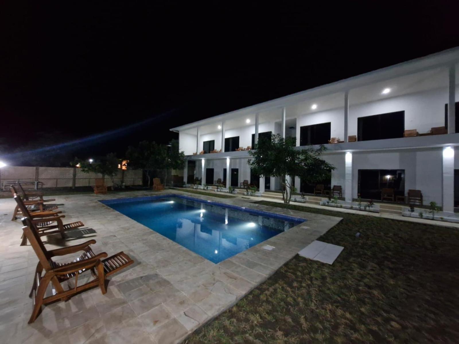 Satu Hati Hotel Ekas Buitenkant foto