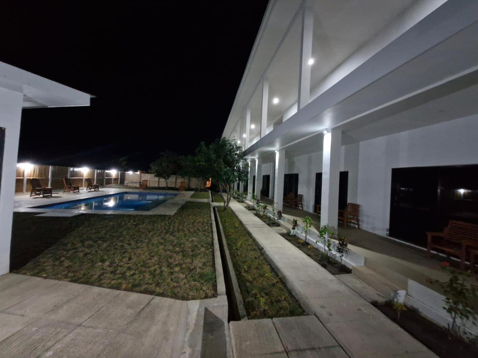 Satu Hati Hotel Ekas Buitenkant foto