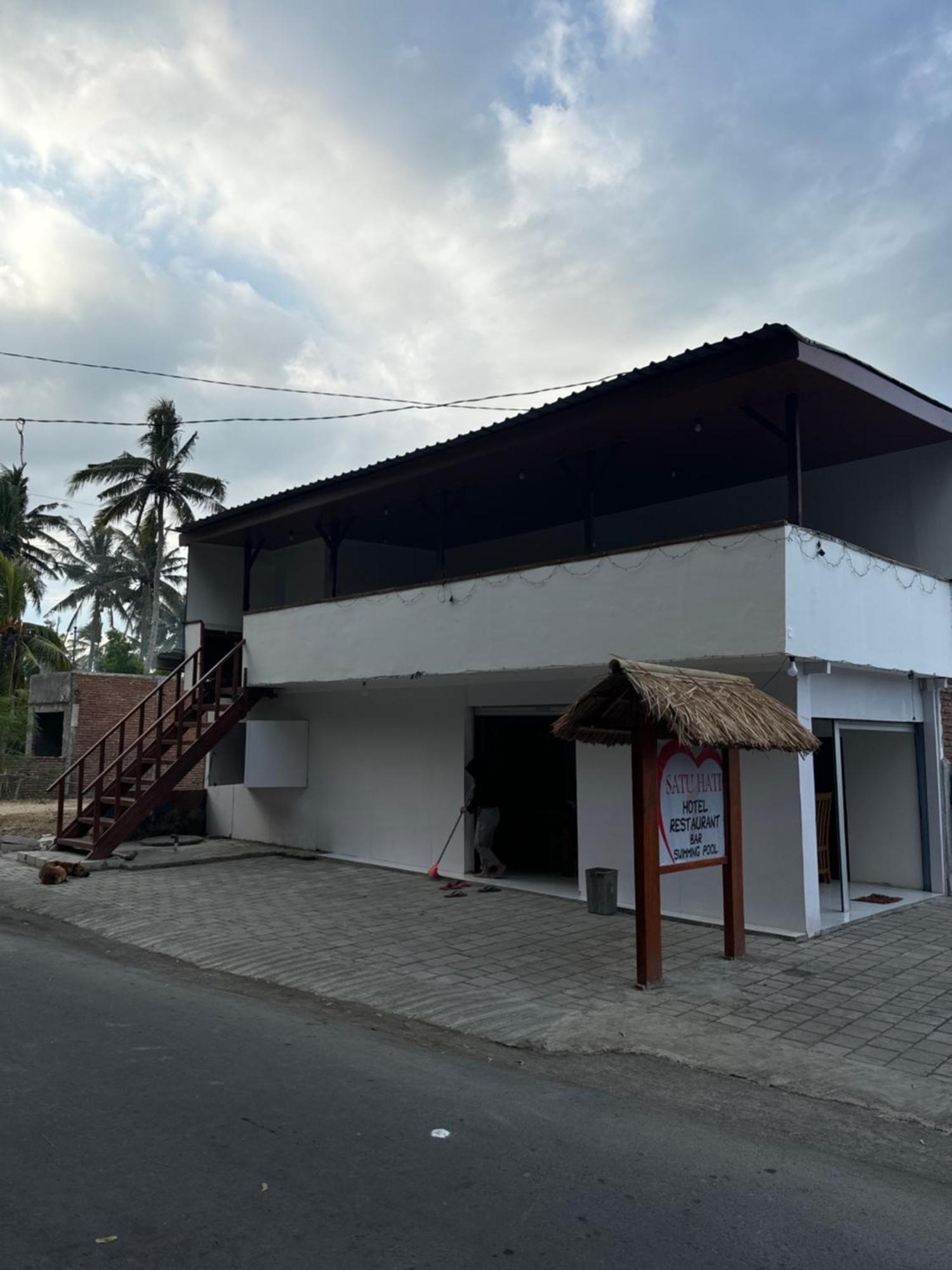 Satu Hati Hotel Ekas Buitenkant foto