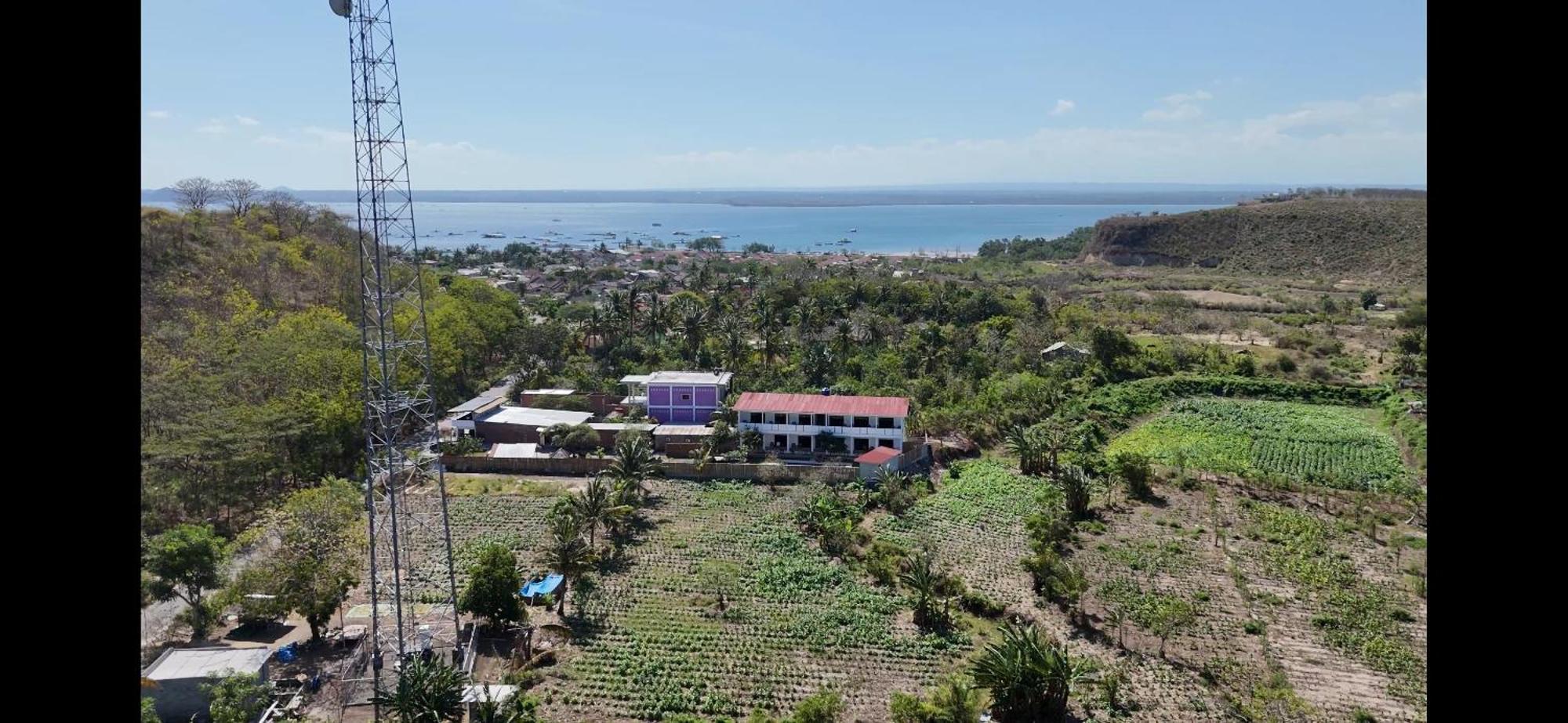 Satu Hati Hotel Ekas Buitenkant foto