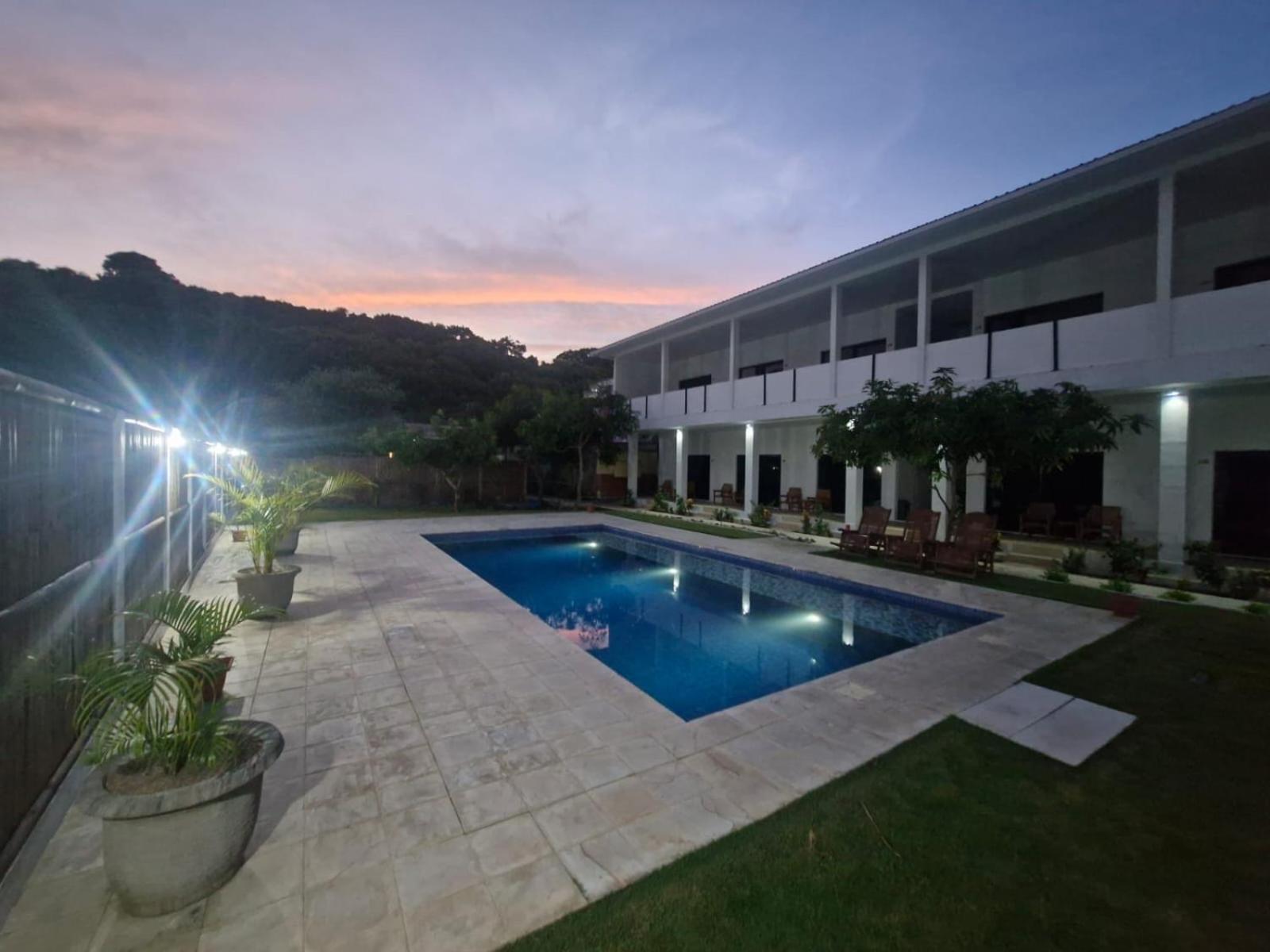 Satu Hati Hotel Ekas Buitenkant foto