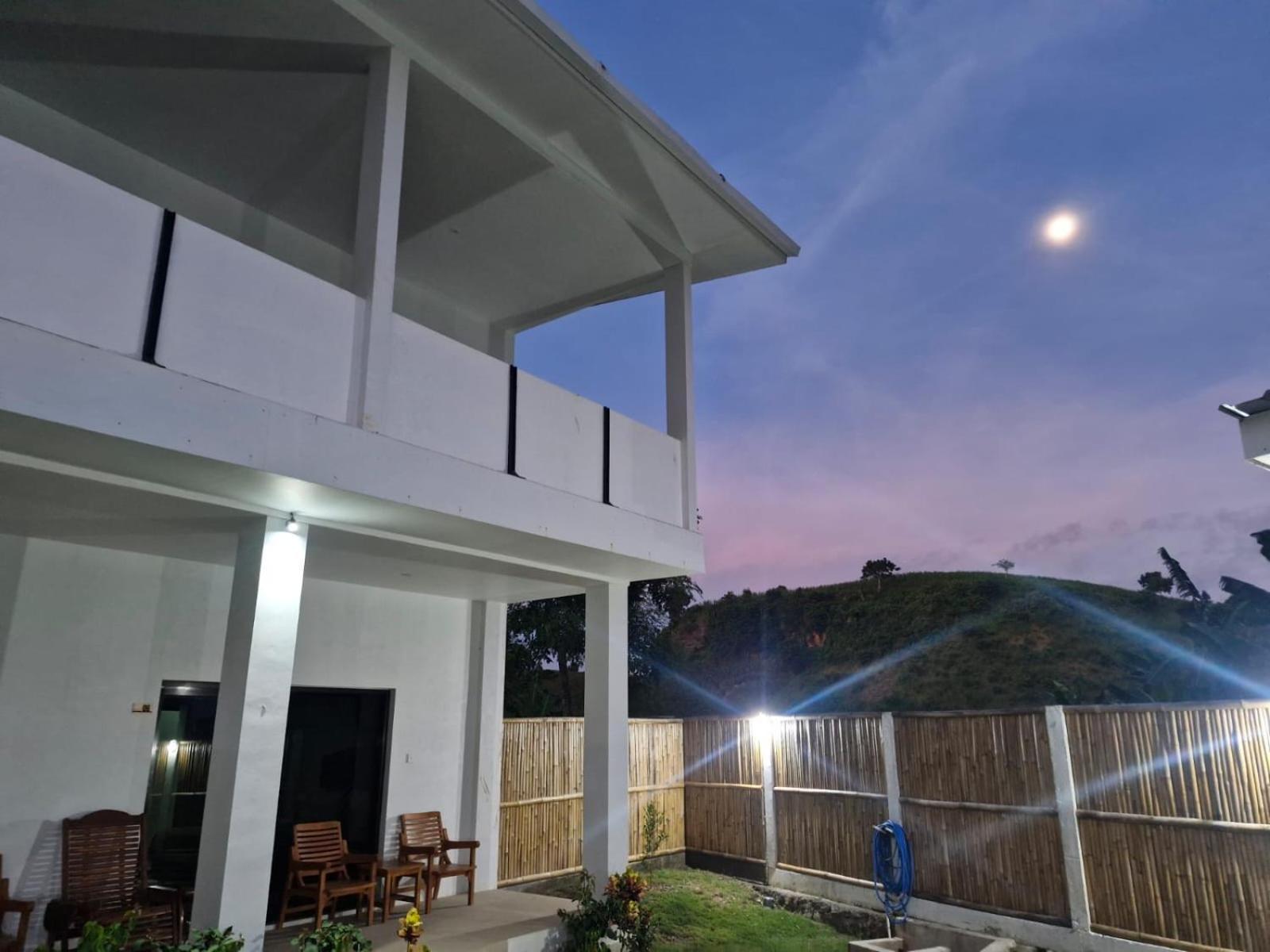 Satu Hati Hotel Ekas Buitenkant foto